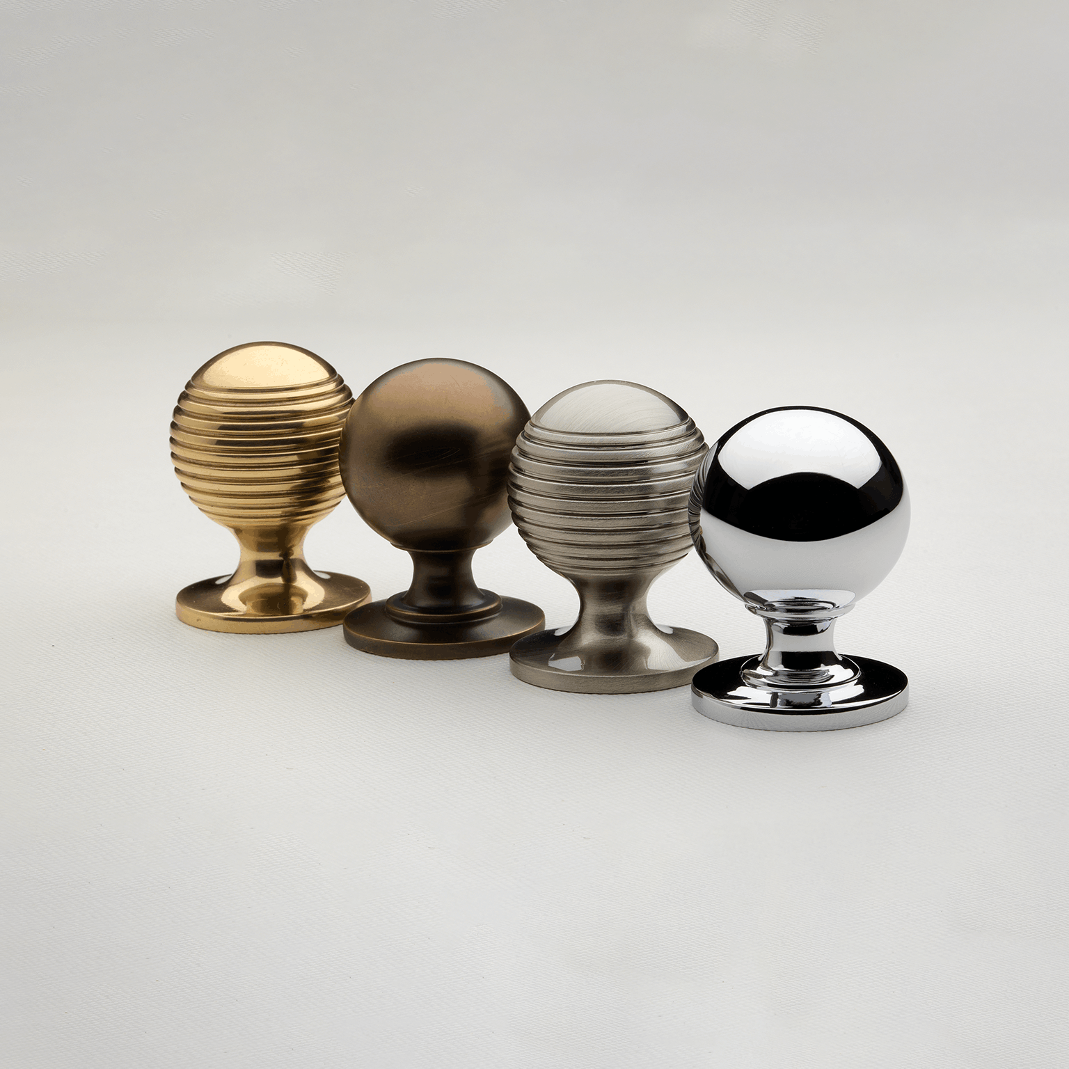 Douglas - Reeded - Image 4