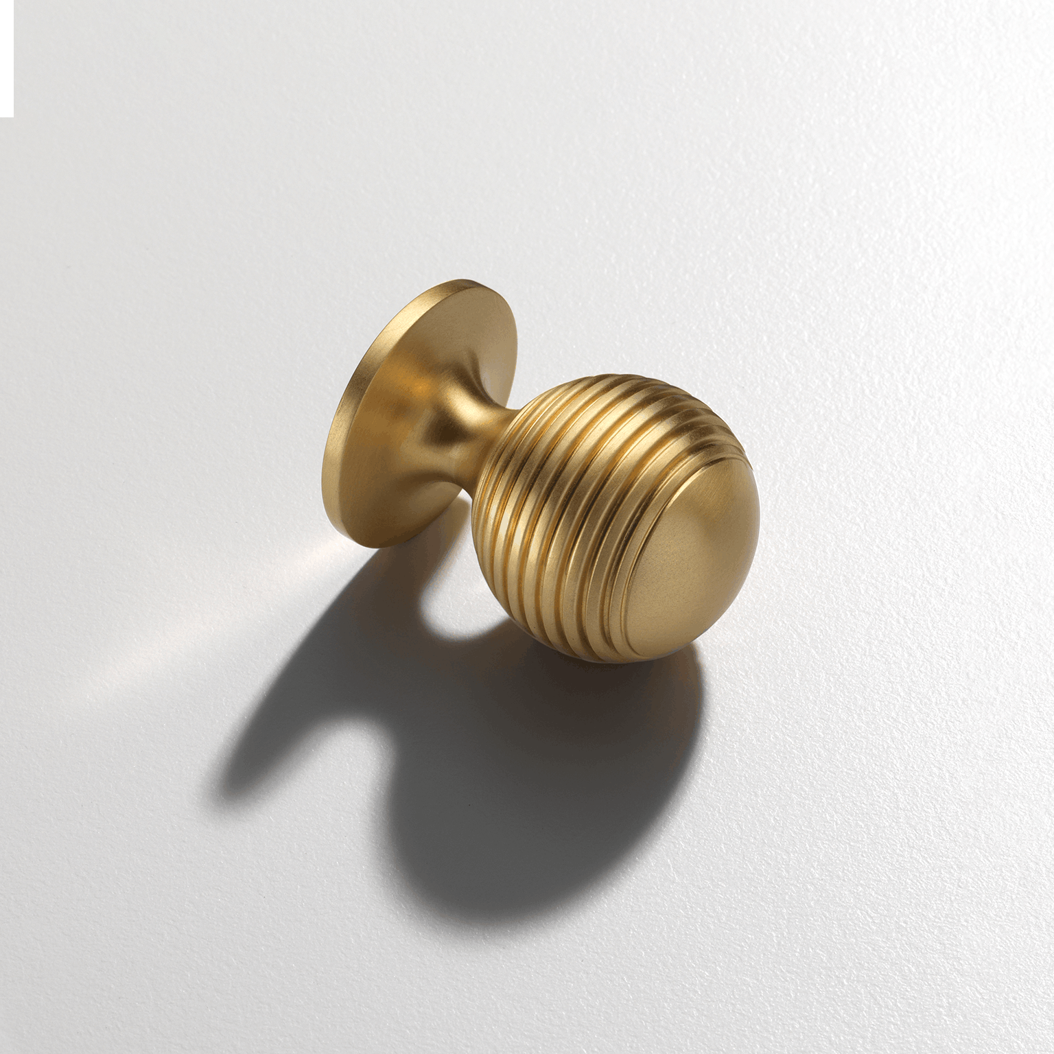 Douglas - Reeded - Image 6